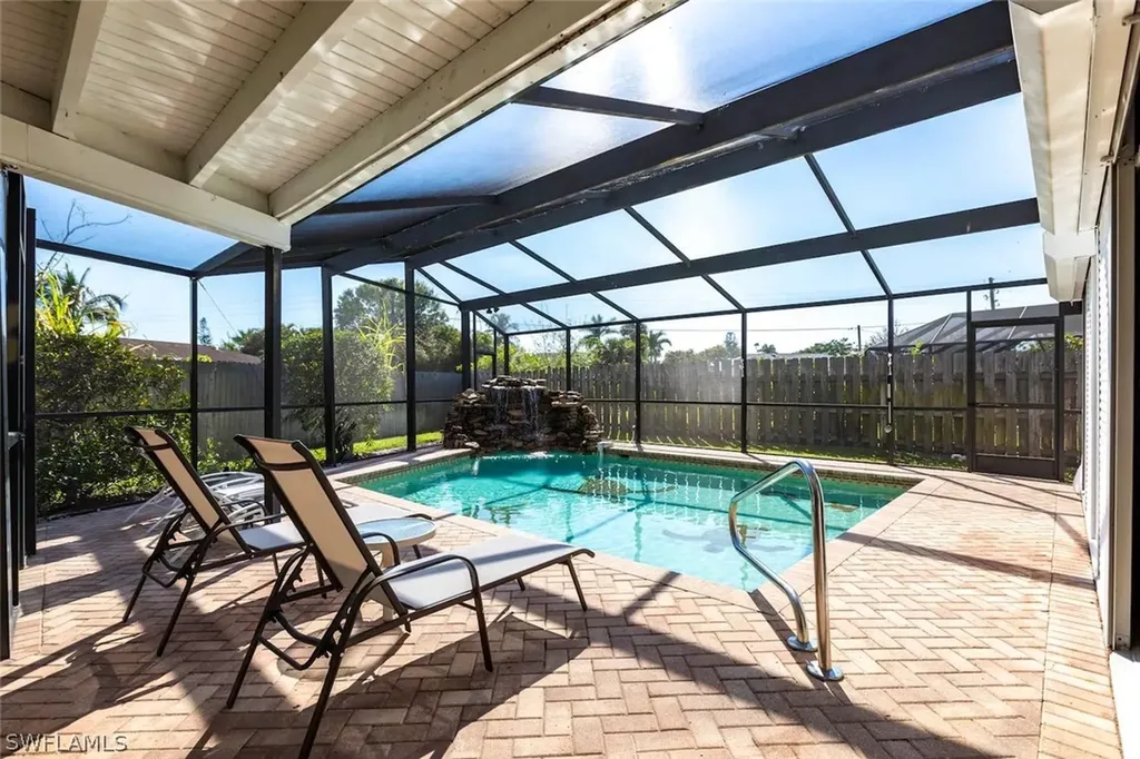 4866 Tahiti Lane Naples FL 34112