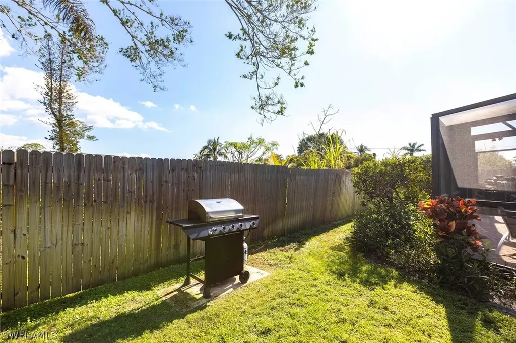 4866 Tahiti Lane Naples FL 34112
