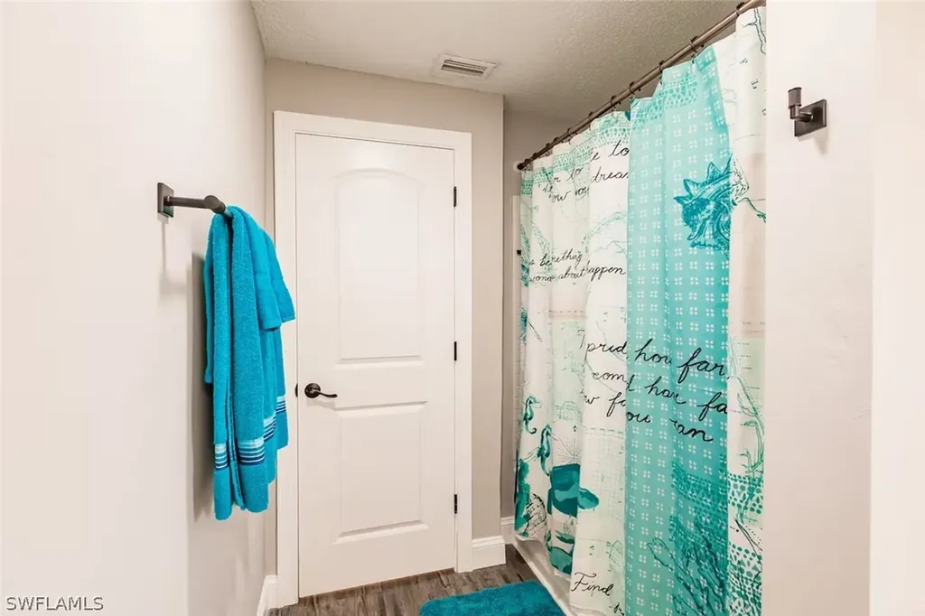 4866 Tahiti Lane Naples FL 34112