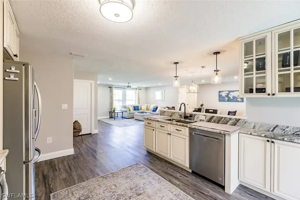 4866 Tahiti Lane Naples FL 34112