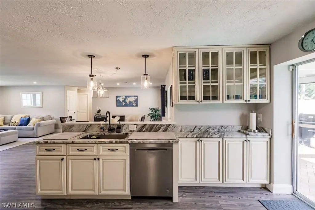 4866 Tahiti Lane Naples FL 34112