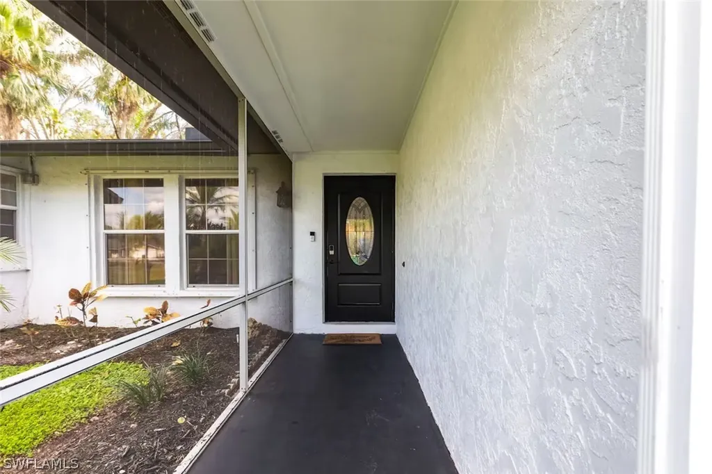 4866 Tahiti Lane Naples FL 34112