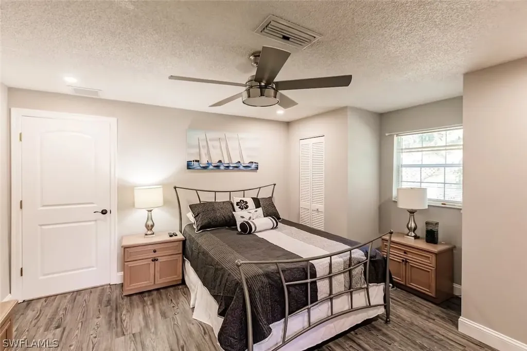 4866 Tahiti Lane Naples FL 34112