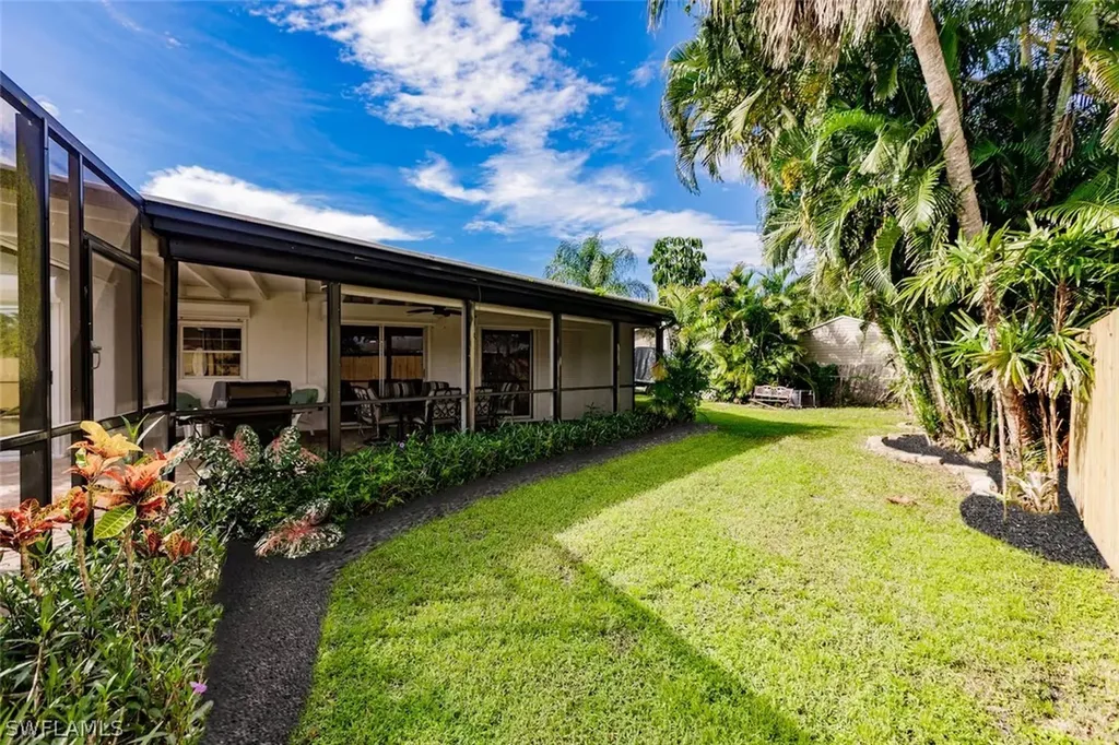 4866 Tahiti Lane Naples FL 34112