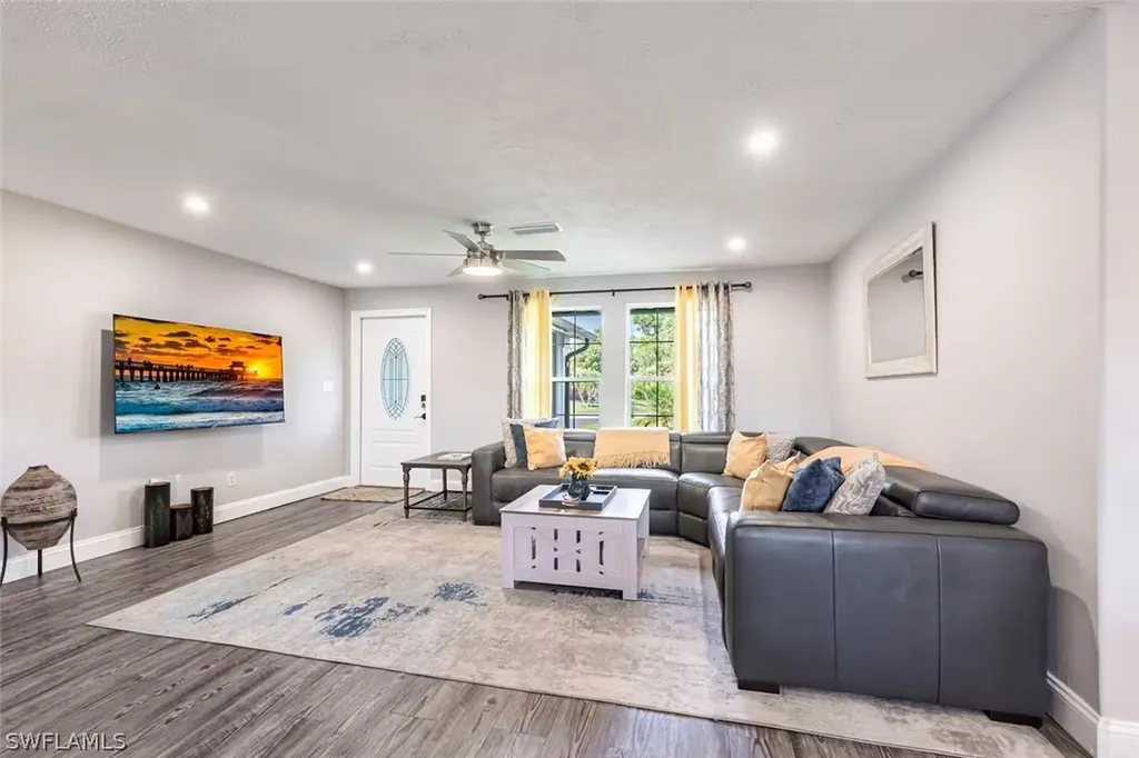 4866 Tahiti Lane Naples FL 34112
