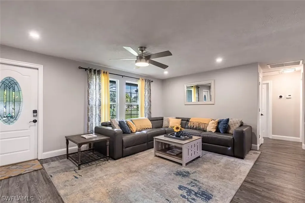 4866 Tahiti Lane Naples FL 34112