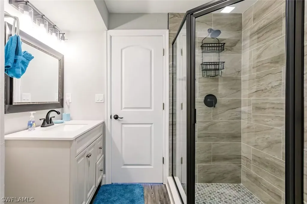 4866 Tahiti Lane Naples FL 34112