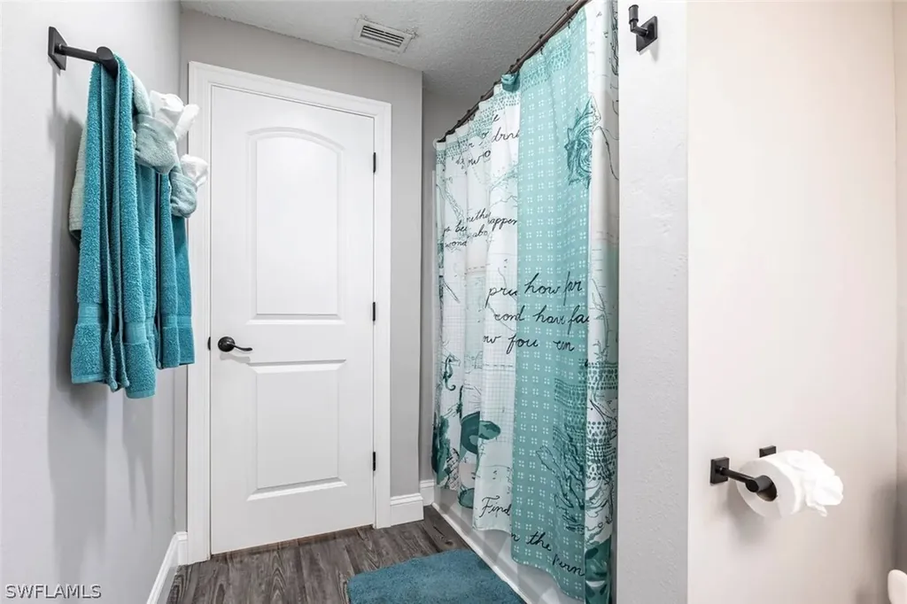 4866 Tahiti Lane Naples FL 34112