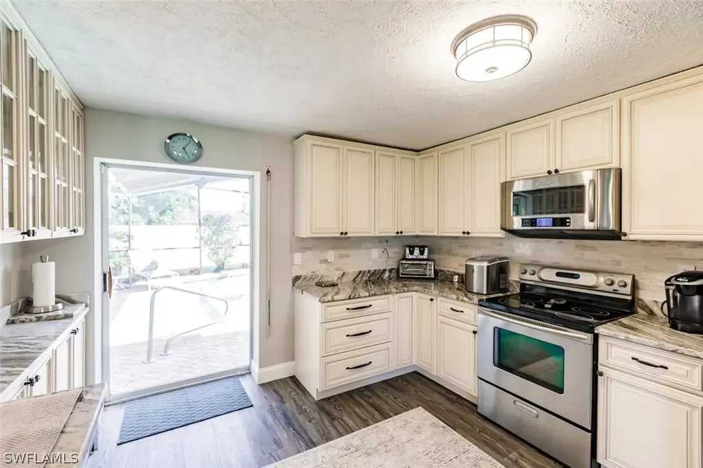 4866 Tahiti Lane Naples FL 34112