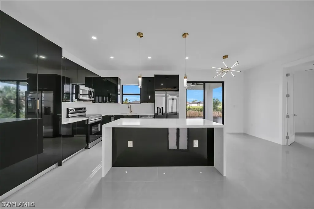 3821 NW 38th Avenue Cape Coral FL 33993