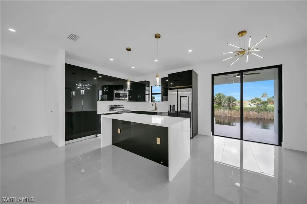 3821 NW 38th Avenue Cape Coral FL 33993