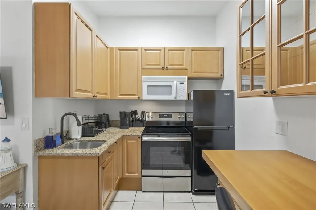 742 111th Avenue N Naples FL 34108
