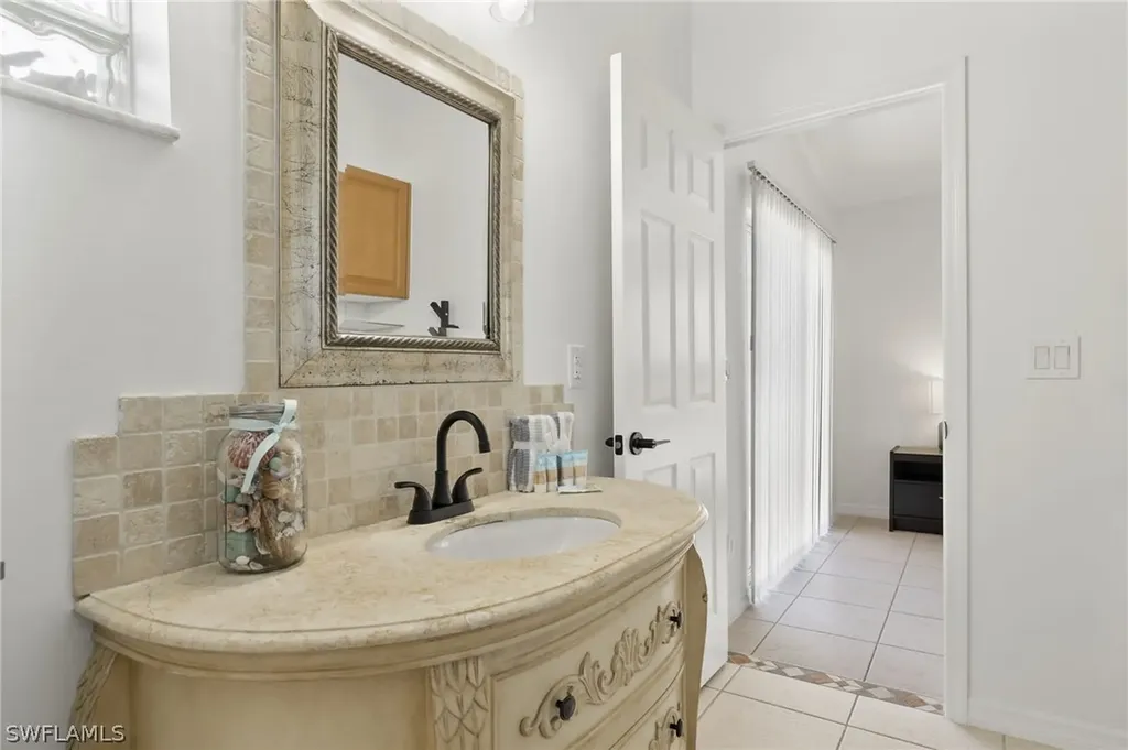742 111th Avenue N Naples FL 34108