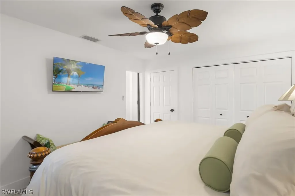 742 111th Avenue N Naples FL 34108