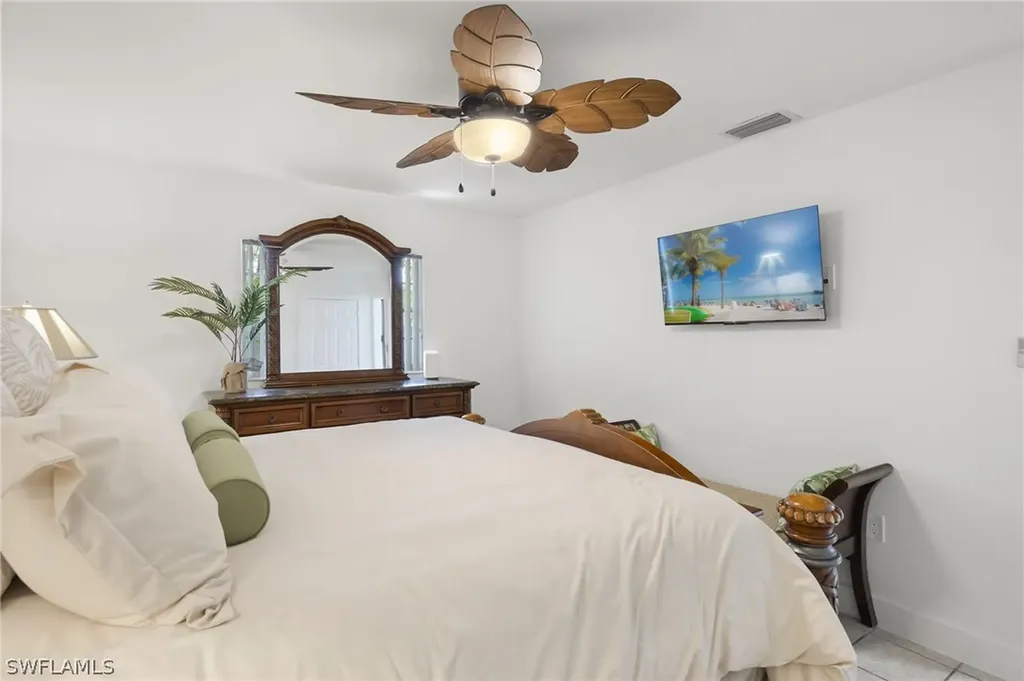 742 111th Avenue N Naples FL 34108