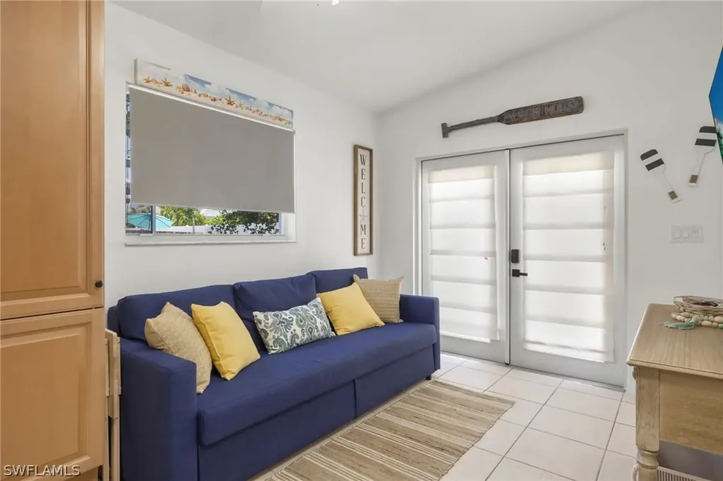 742 111th Avenue N Naples FL 34108