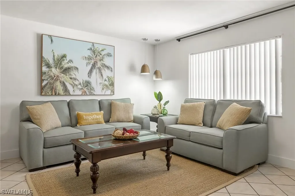 742 111th Avenue N Naples FL 34108