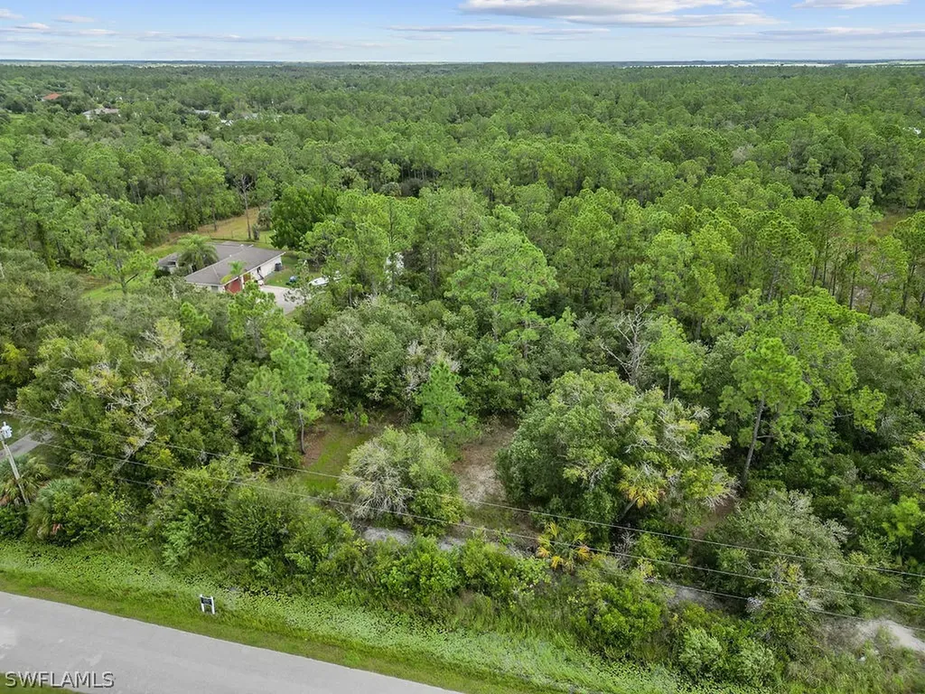 64TH Avenue NE Naples FL 34120