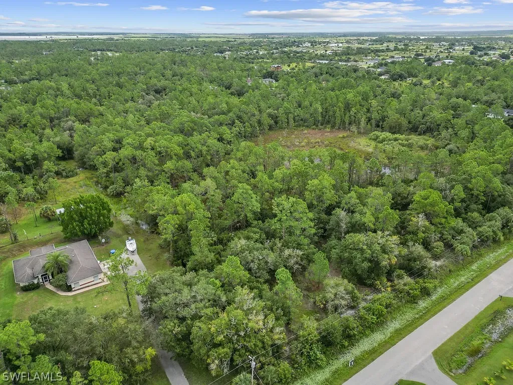 64TH Avenue NE Naples FL 34120
