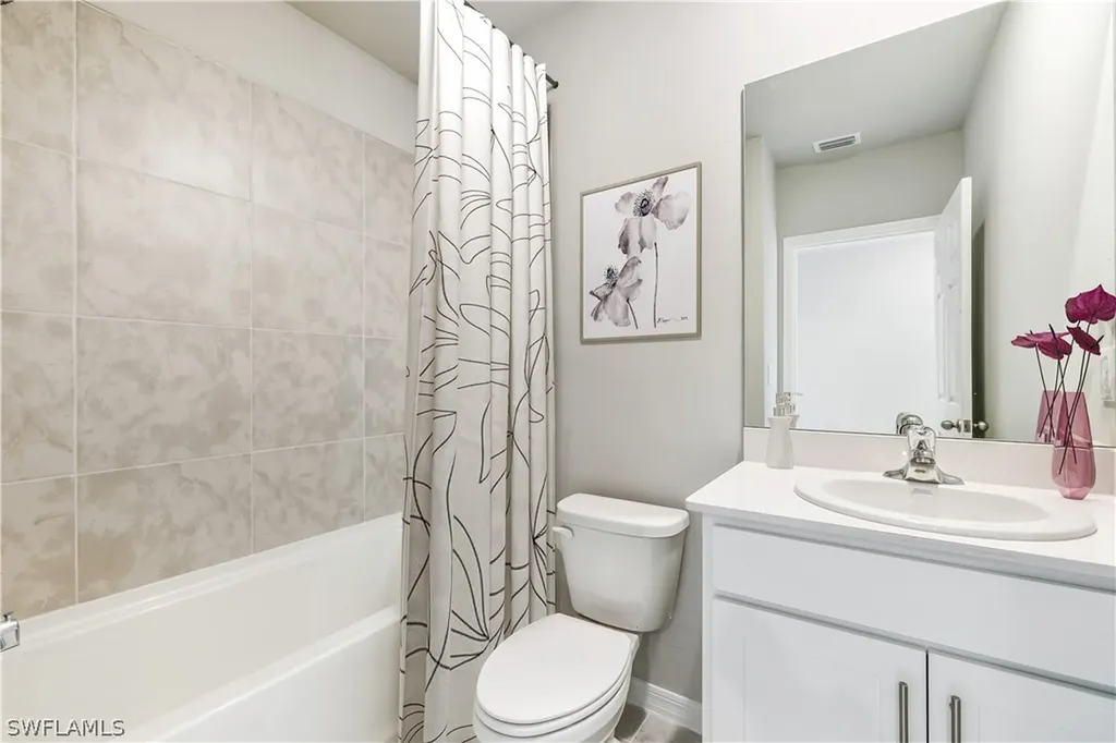 1120 NE 5th Place Cape Coral FL 33993