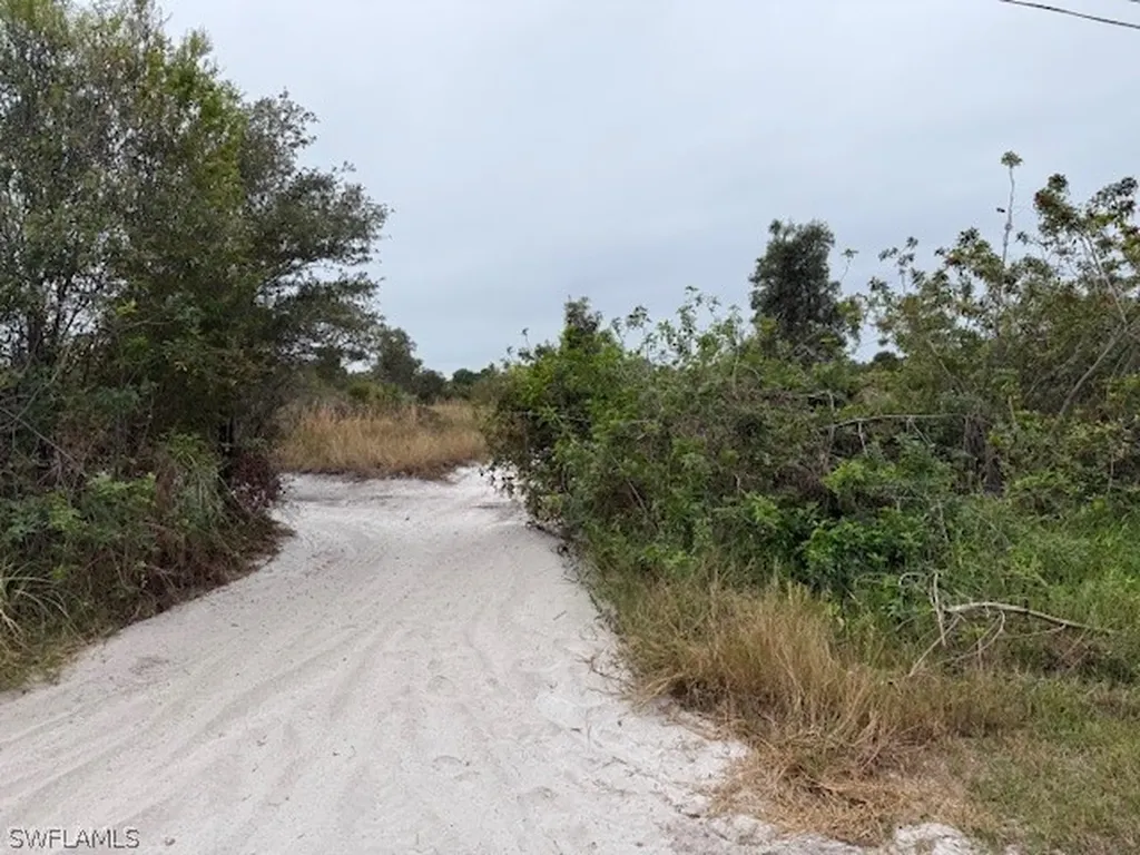 64TH Avenue NE Naples FL 34120