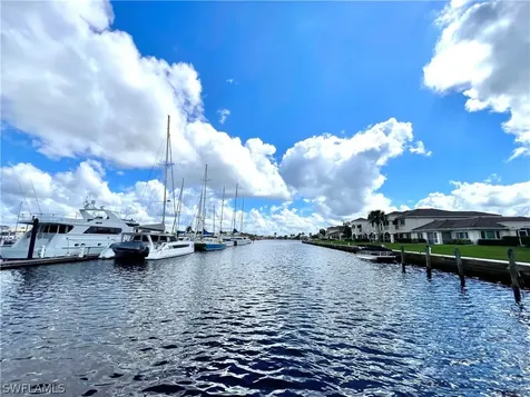 317 Sunrise Cay Naples FL 34114
