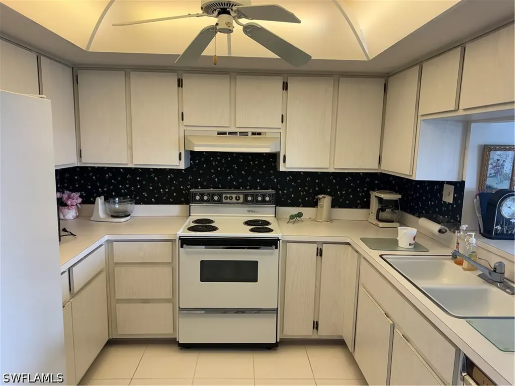 4113 SE 19th Place Cape Coral FL 33904