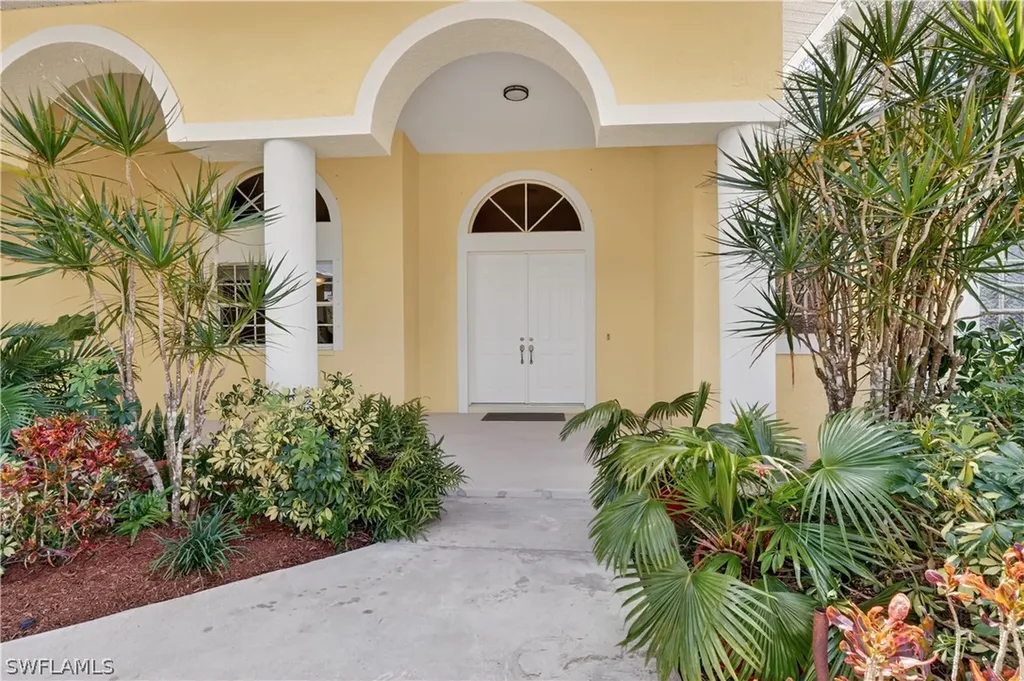 6416 Mark Lane Fort Myers FL 33966