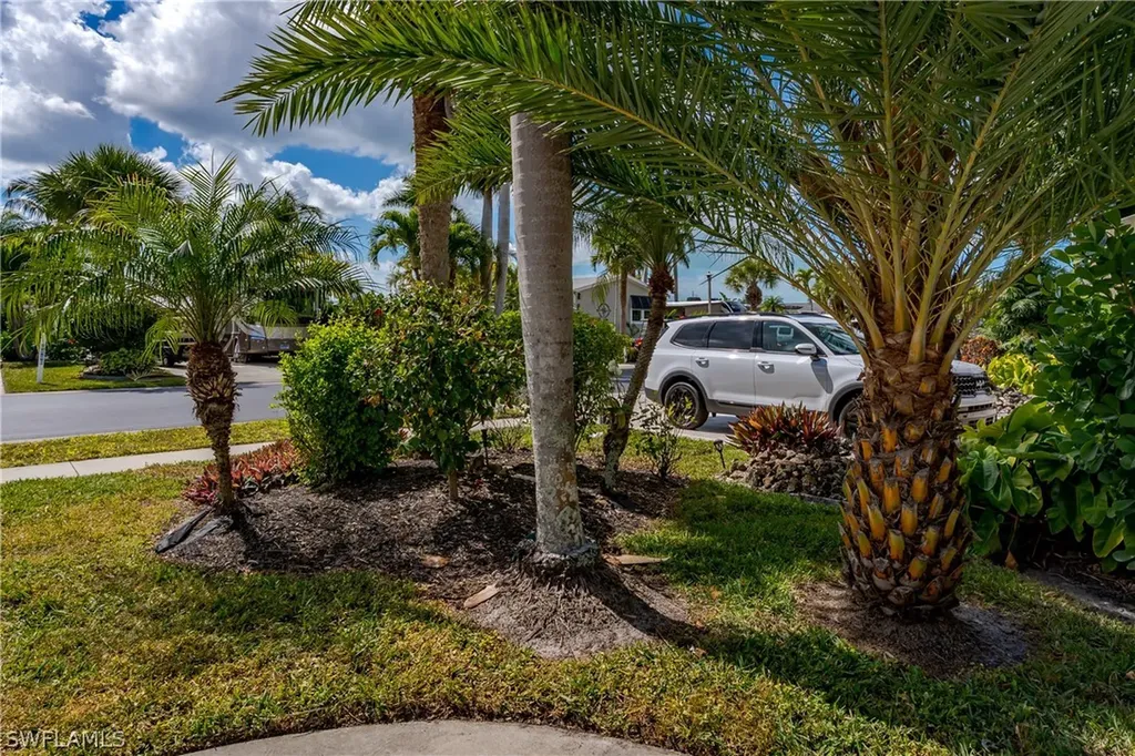 1076 Diamond Lake Circle Naples FL 34114