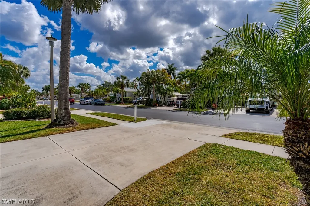 1076 Diamond Lake Circle Naples FL 34114