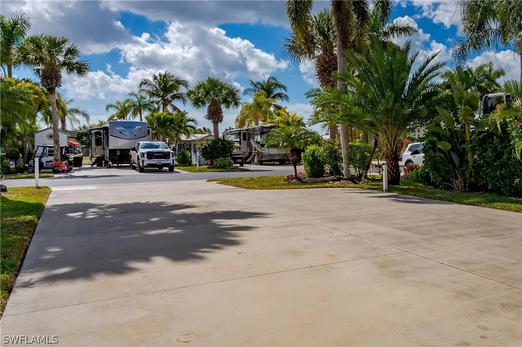 1076 Diamond Lake Circle Naples FL 34114