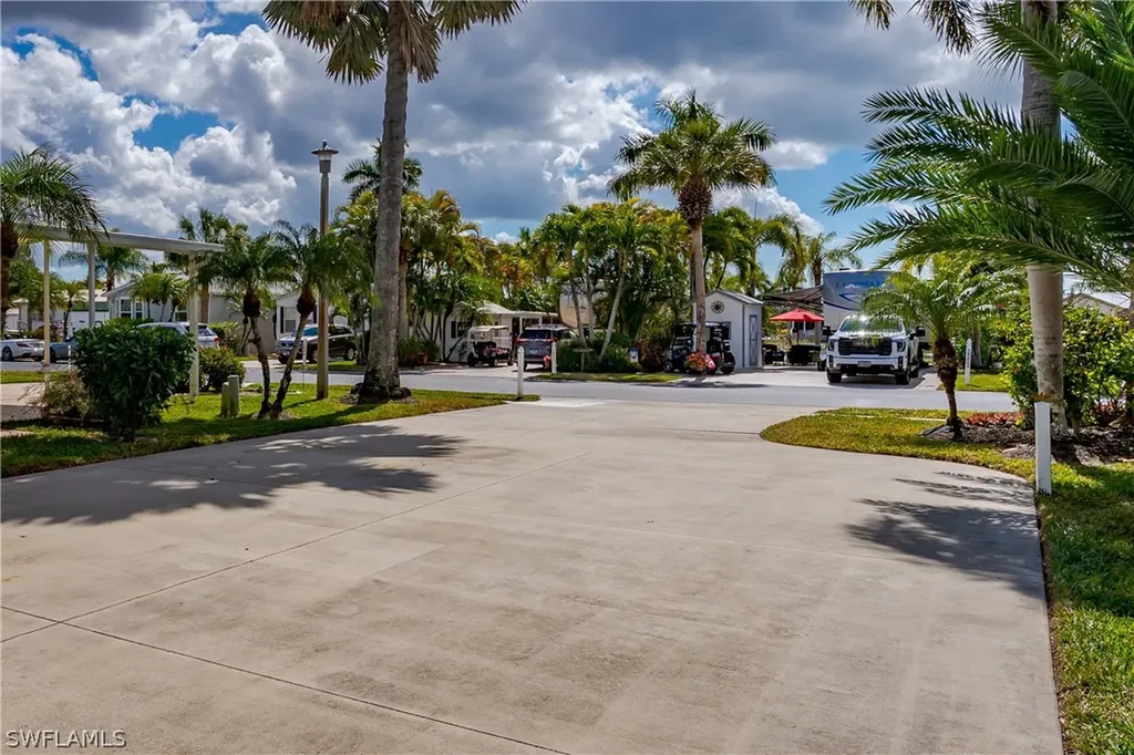 1076 Diamond Lake Circle Naples FL 34114