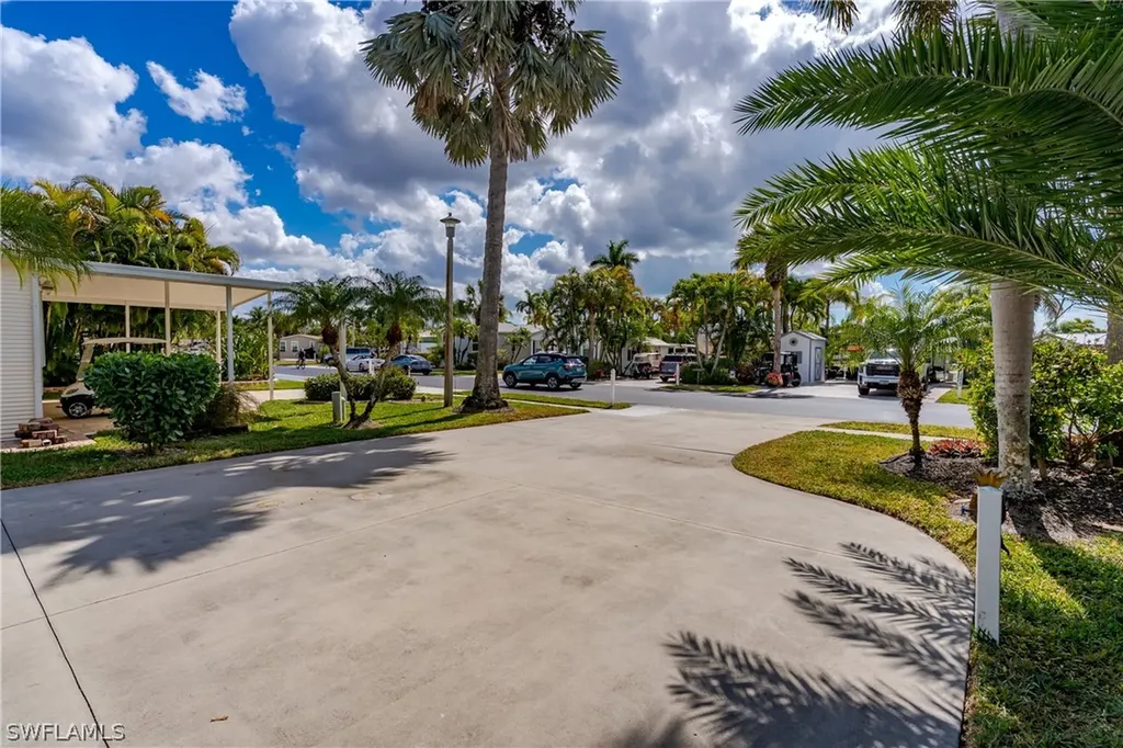 1076 Diamond Lake Circle Naples FL 34114