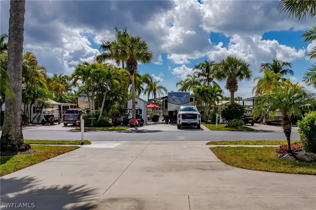 1076 Diamond Lake Circle Naples FL 34114