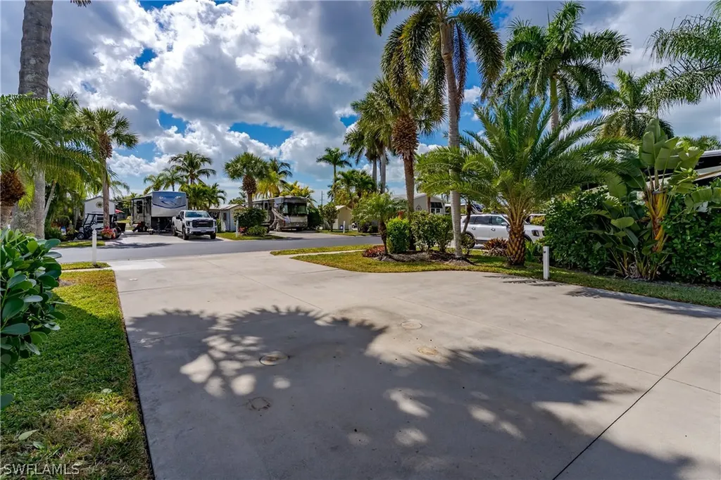 1076 Diamond Lake Circle Naples FL 34114