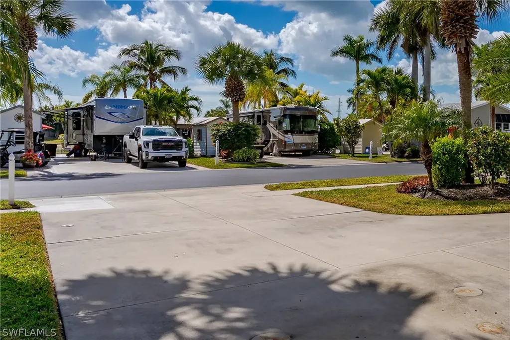 1076 Diamond Lake Circle Naples FL 34114