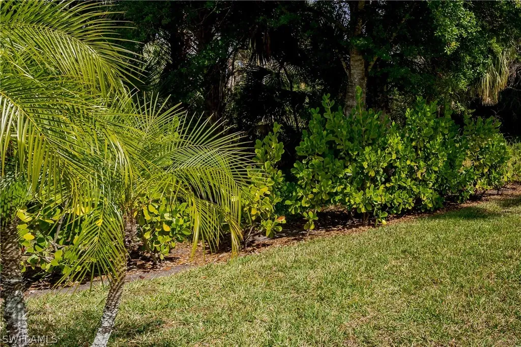 1076 Diamond Lake Circle Naples FL 34114