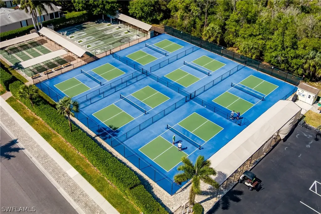 1076 Diamond Lake Circle Naples FL 34114