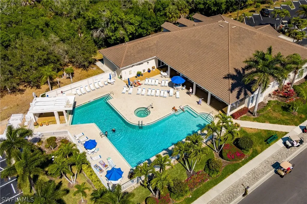 1076 Diamond Lake Circle Naples FL 34114