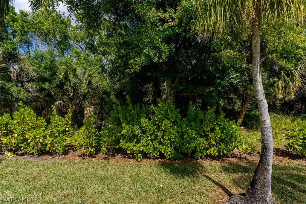 1076 Diamond Lake Circle Naples FL 34114