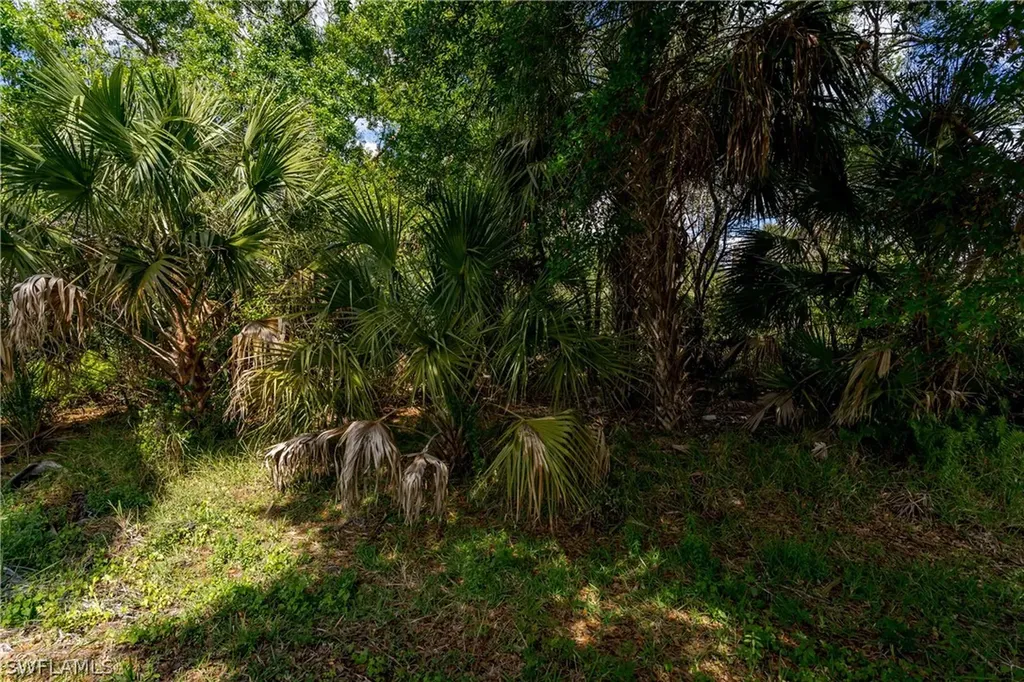 1076 Diamond Lake Circle Naples FL 34114