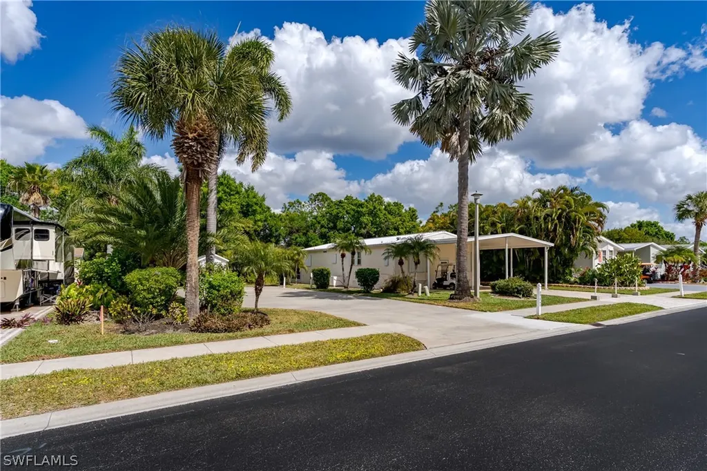1076 Diamond Lake Circle Naples FL 34114
