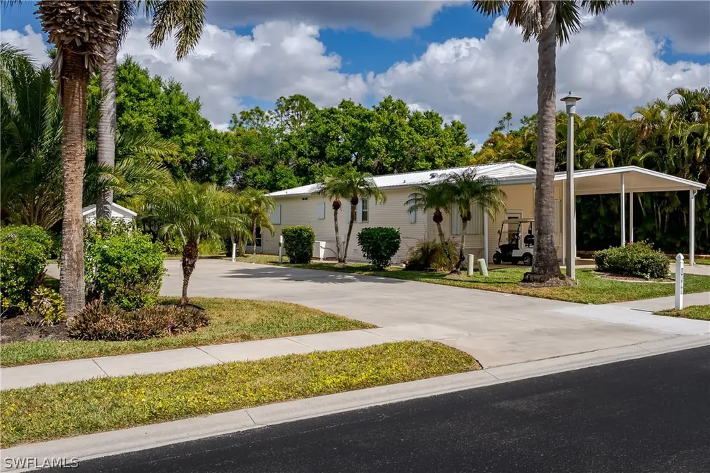 1076 Diamond Lake Circle Naples FL 34114