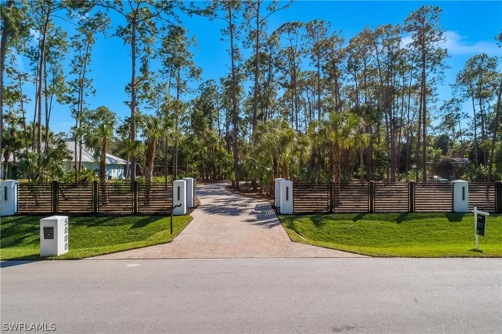 5000 Palmetto Woods Drive Naples FL 34119
