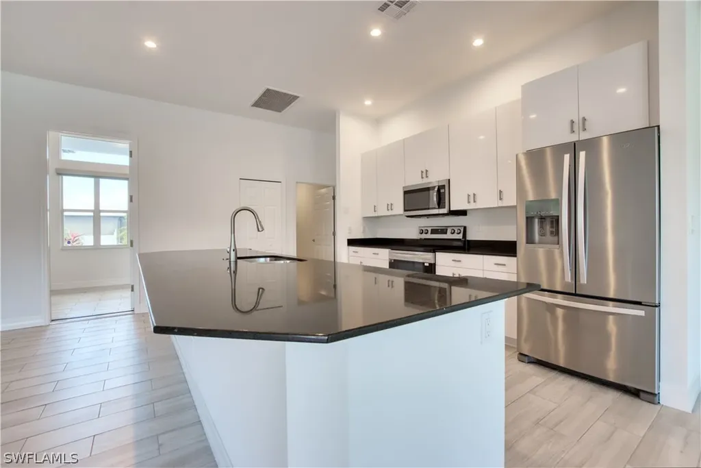 1824 SW 23rd Court Cape Coral FL 33991