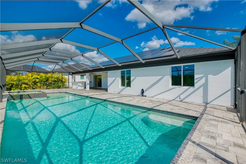 1824 SW 23rd Court Cape Coral FL 33991
