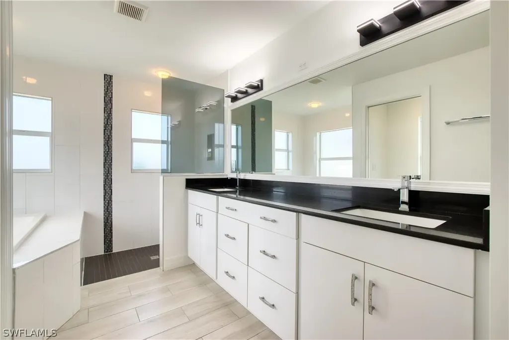 1824 SW 23rd Court Cape Coral FL 33991