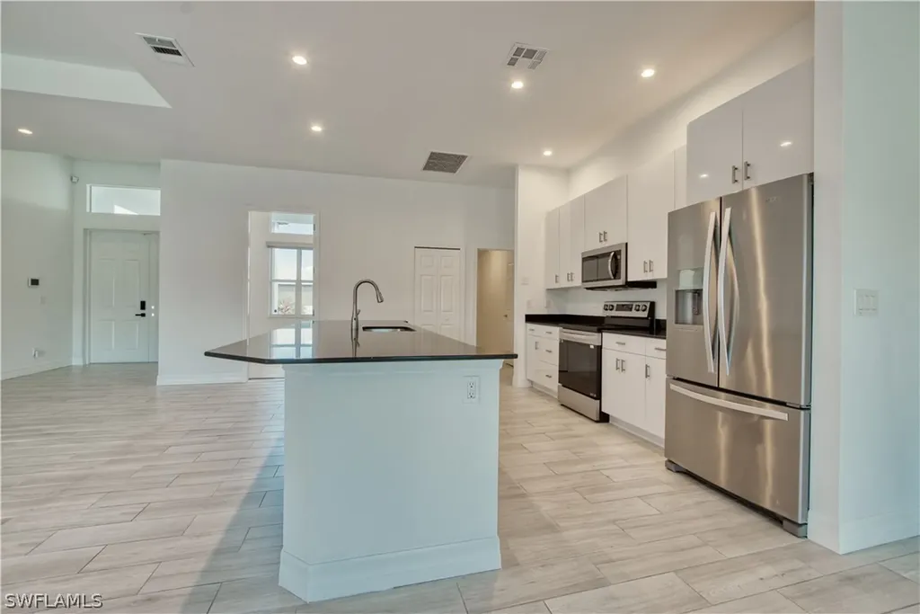 1824 SW 23rd Court Cape Coral FL 33991