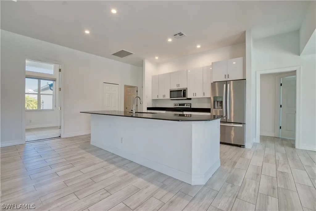 1824 SW 23rd Court Cape Coral FL 33991