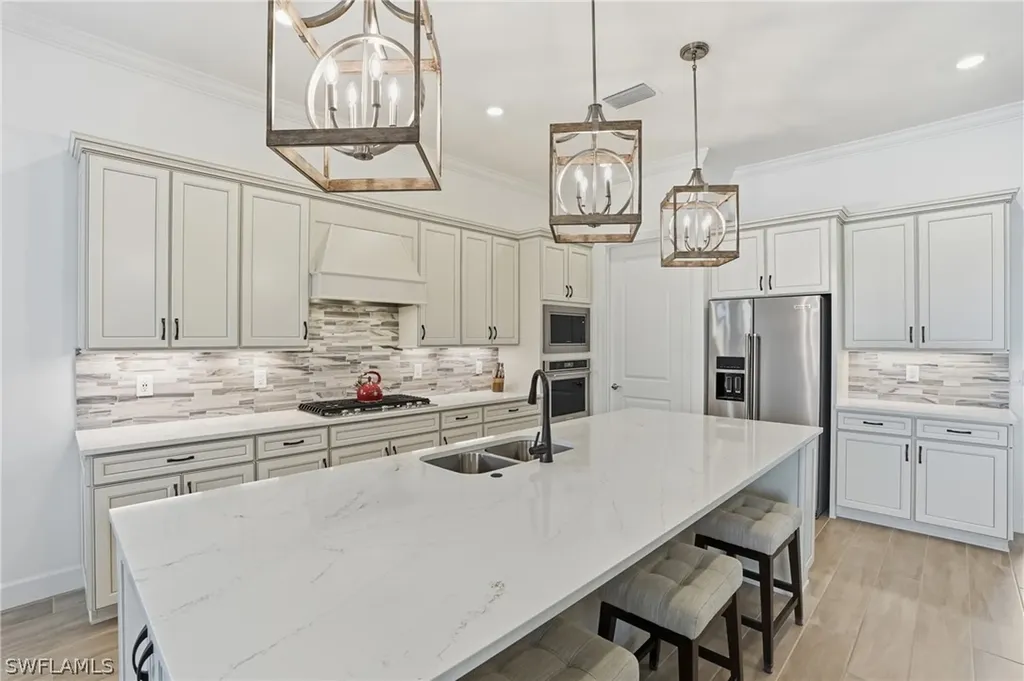 1821 Amador Court Naples FL 34120
